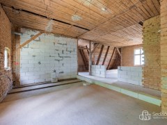 Rodinný dům se započatou rekonstrukcí a pozemkem 1 183 m², Lipová – Doubrava. – fotografie 15
