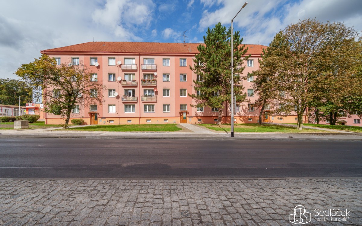 Prodej bytu 2+1 s balkonem, 52 m², Sokolovská, Sokolov – fotografie 1