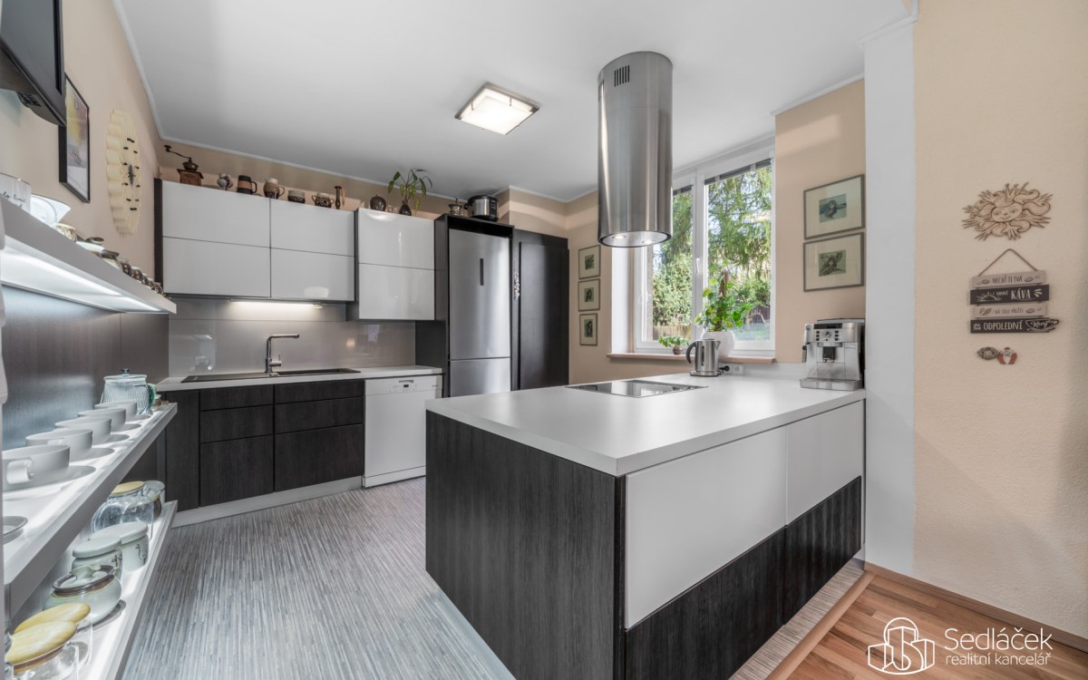 Prodej bytu 3+1, 89,5 m², s možností využívání zahrady, Sokolov, ul. Košická  – fotografie 1