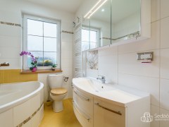 Rodinný dům 3+kk v Chranišově s  pergolou a krytým stáním na auta. – fotografie 14