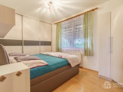 Rodinný dům 3+kk v Chranišově s  pergolou a krytým stáním na auta. – fotografie 17