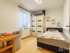 Rodinný dům 3+kk v Chranišově s  pergolou a krytým stáním na auta. – fotografie 19
