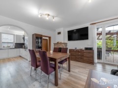 Rodinný dům 3+kk v Chranišově s  pergolou a krytým stáním na auta. – fotografie 12