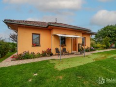 Rodinný dům 3+kk v Chranišově s  pergolou a krytým stáním na auta. – fotografie 4
