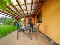 Rodinný dům 3+kk v Chranišově s  pergolou a krytým stáním na auta. – fotografie 6