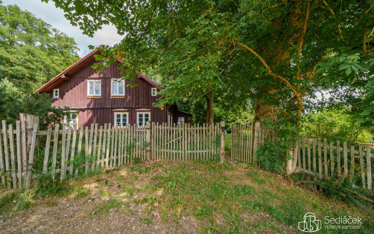 Dům  v rekonstrukci se  zahradou 1012 m2 na Bublavě. – fotografie 1