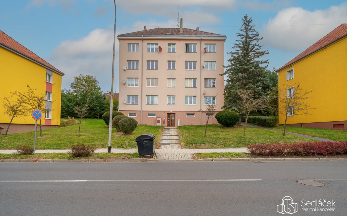 Byt 2+1 v Sokolově, ul. Boženy Němcové po kompletní rekonstrukci – fotografie 1